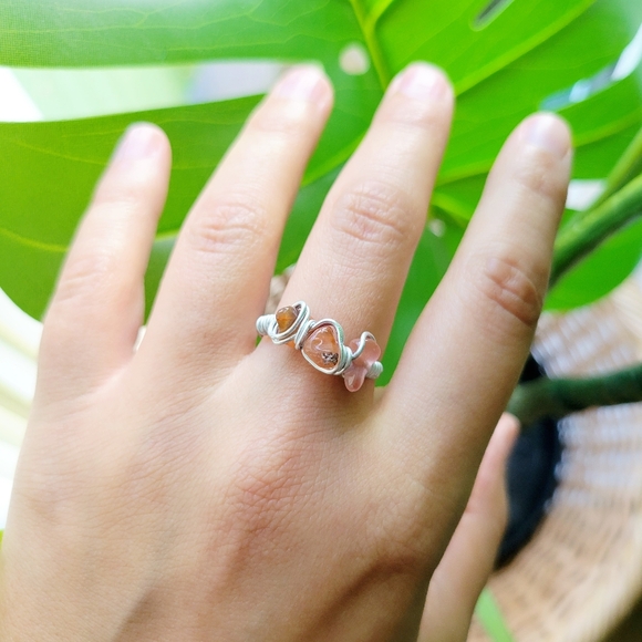 Dainty Handmade Silver 3-Stone Wire Ring, size 7.5 - Picture 2 of 7